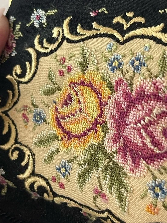 Amazing vintage embroidered tapestry purse, mini gold chain - Picture 9 of 13